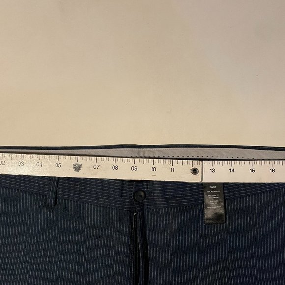 Greg Norman Pinstripe Golf Pants - Size 36x32, Navy - Picture 1 of 3